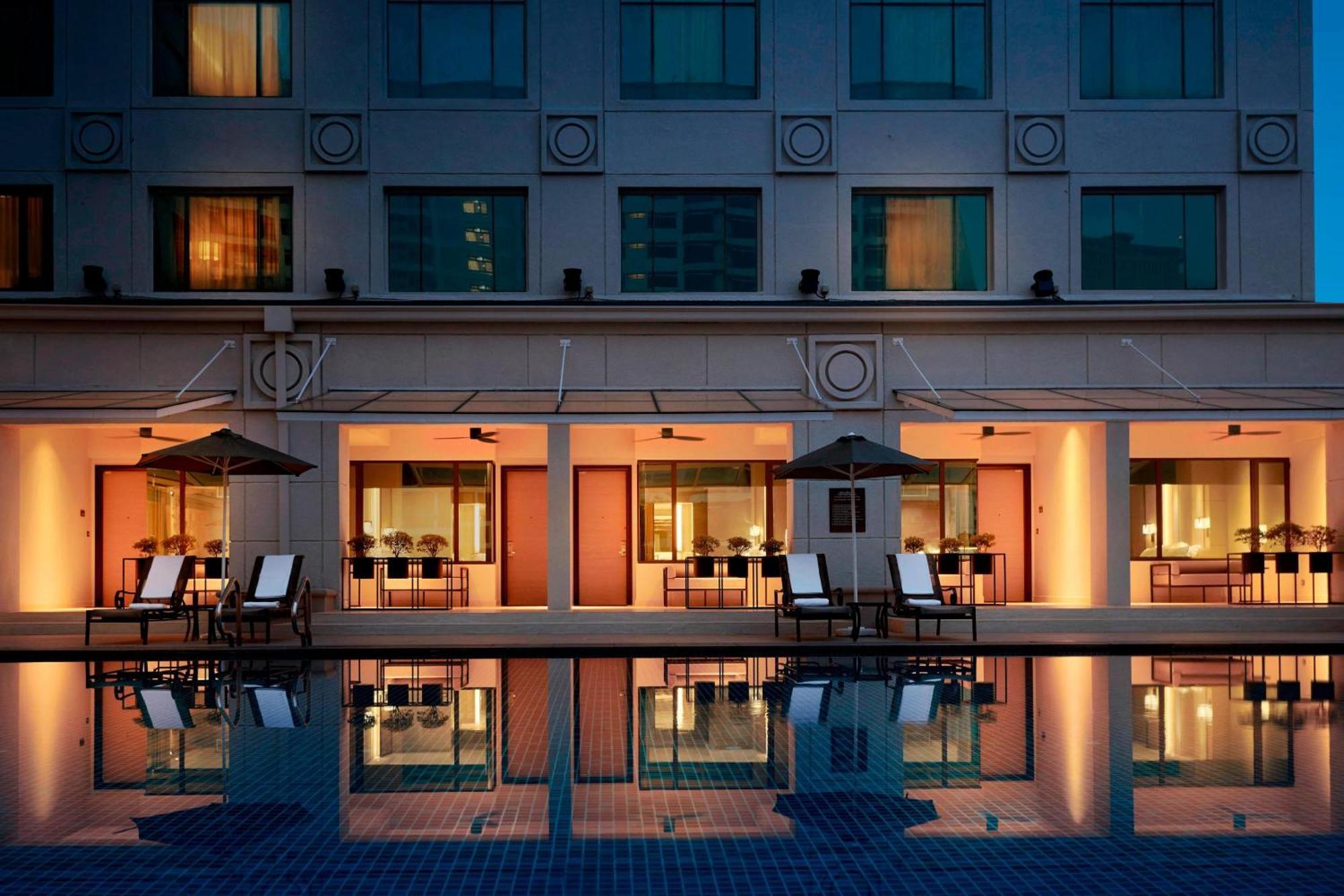 Cabana Poolside King Room